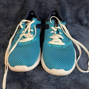 Running shoes